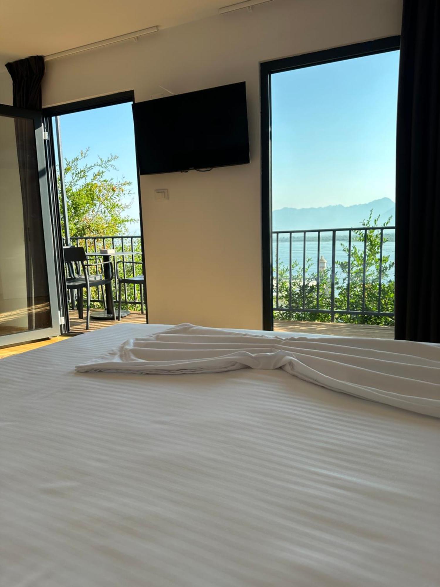 Lake Escape Villa Shiroke ชโคเดอร์ ภายนอก รูปภาพ